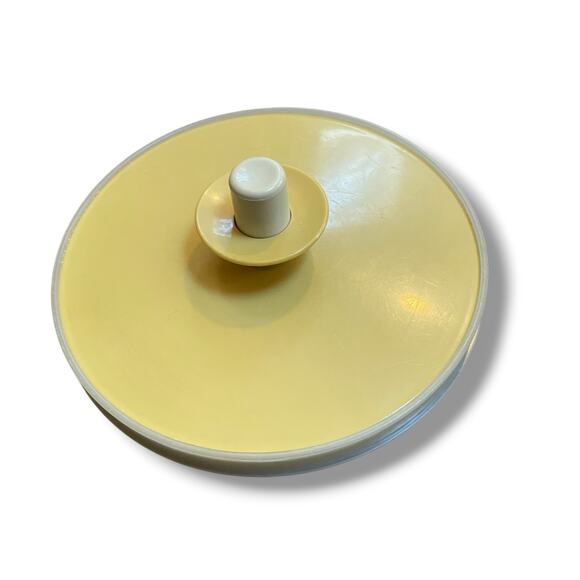 Tupperware Replacement Push Button Lid 802 for 2 Qt Pitcher 800 1575 1676 5.25"D - Picture 2 of 11